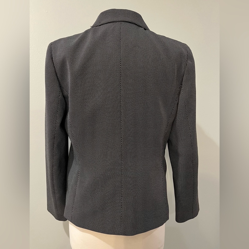Black and white polka dot patterned blazer by Kasper. Size 8 - Picture 3 of 4